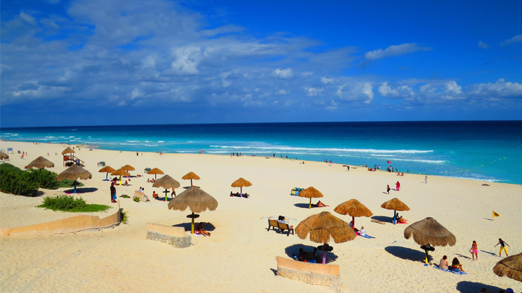 Imagen de playa en riviera maya
